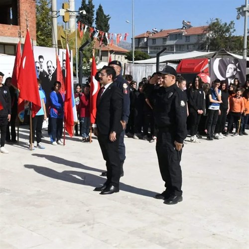 29 EKİM CUMHURİYET BAYRAMI ÇELENK SUNMA TÖRENİ DÜZENLENDİ